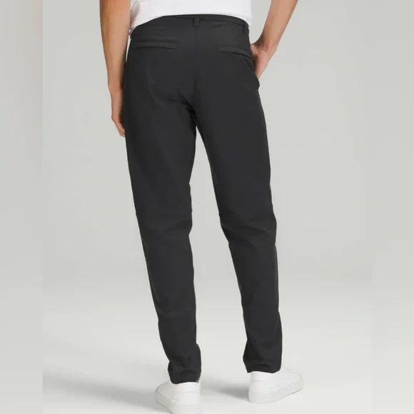 Lululemon Commission Pant Classic Fit Warpstreme in Black